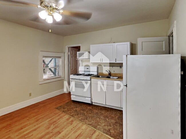 Building Photo - 1624 P St Apt 3