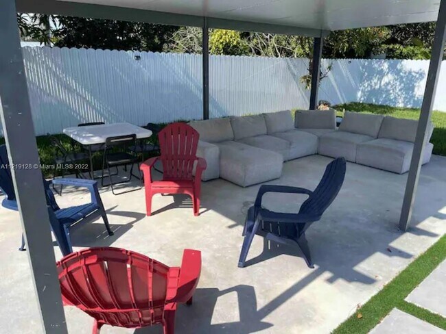 Foto del edificio - 10245 SW 212th St