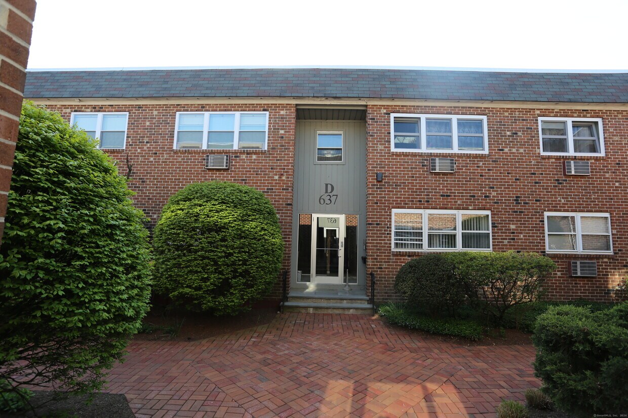 637 Cove Rd Unit D11, Stamford, CT 06902 Condo for Rent in Stamford