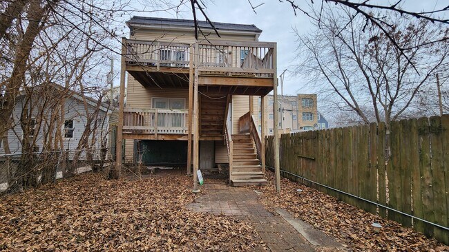 Foto del edificio - 3512 W Belden Ave