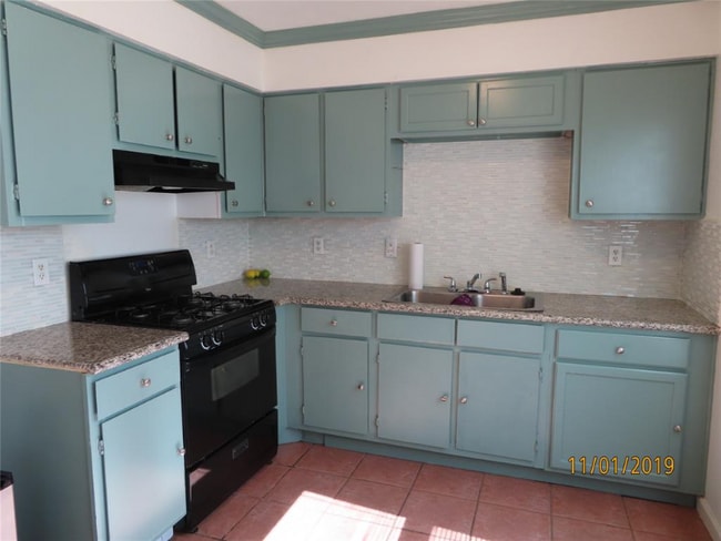 Foto del edificio - 1411 Warwick Walk Ln