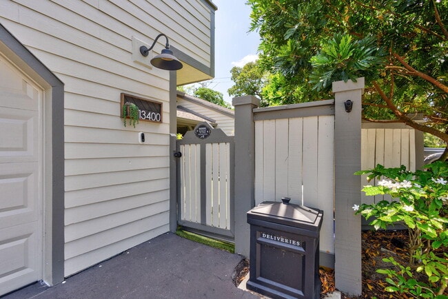 Building Photo - 13400 Bedford Mews Ct