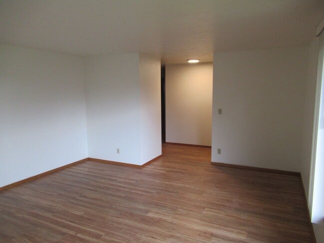 Foto del edificio - Large Three Bedroom in South Salem!