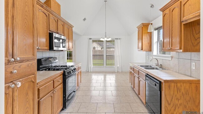 Foto del edificio - 12237 Spring Valley Dr