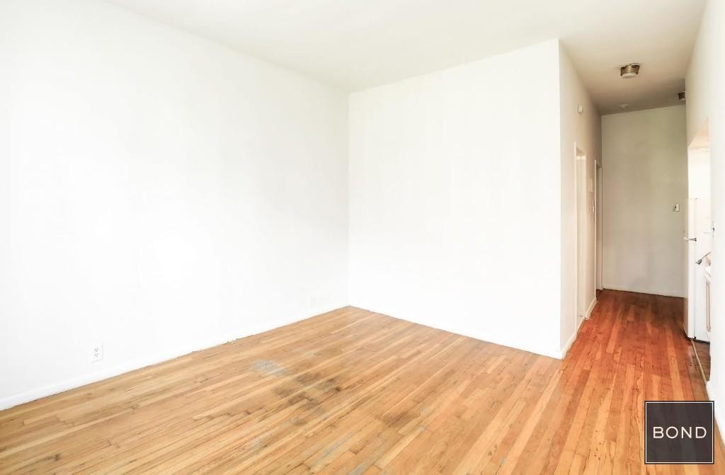Foto del edificio - 424 W 57th St