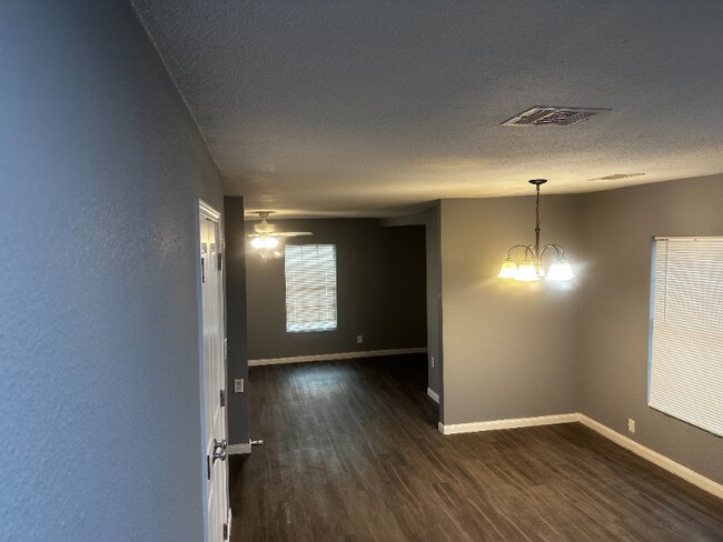 Building Photo - 8906 Lockwood Dr