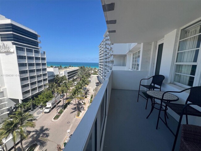 Foto del edificio - 100 Lincoln Rd