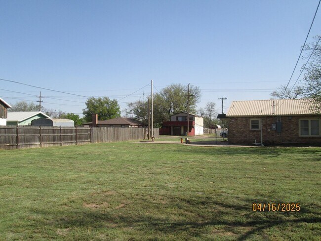 Foto del edificio - HOUSE -- 3 bedrooms, 2 bathrooms