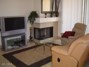 Foto del edificio - 9708 E Vía Linda