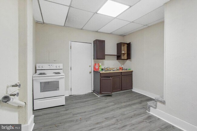 Foto del edificio - 322 N Newberry St