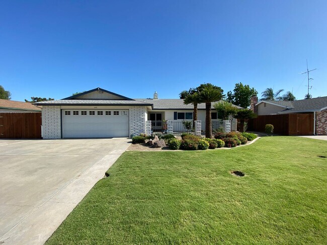 Building Photo - Beautiful Home for rent in Visalia, Ca