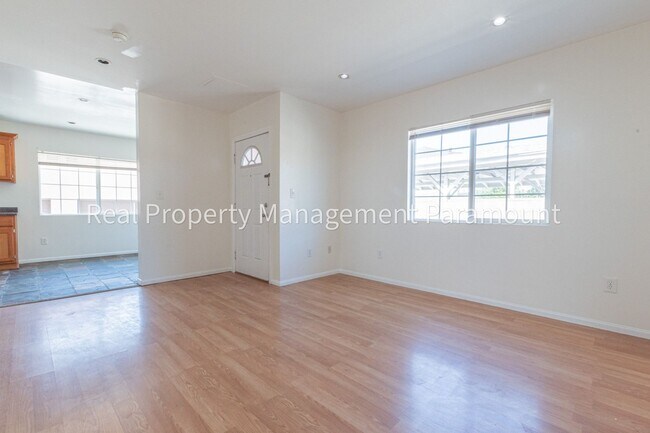 Foto del edificio - 3248 W 111th St