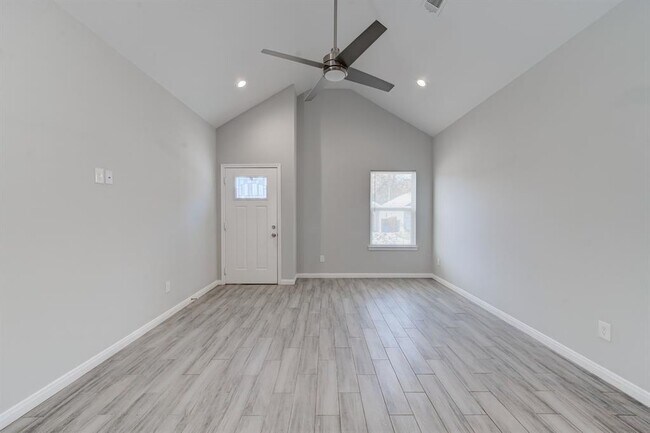 Building Photo - 833 Omeara-