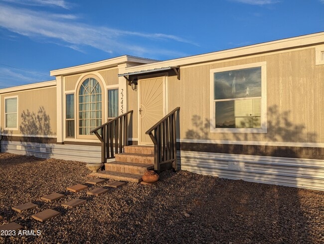 Building Photo - 22455 N Royd Rd