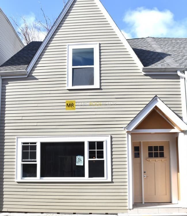 Building Photo - 313 Silver St