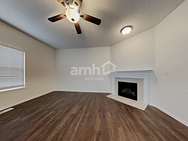 Foto del edificio - 6581 Daisy Hill Ct
