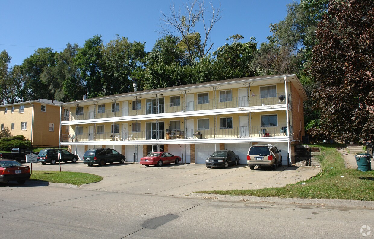 Primary Photo - 5716 S 14th St