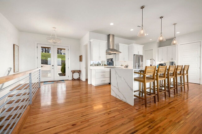 Building Photo - 9196 N Park Rd