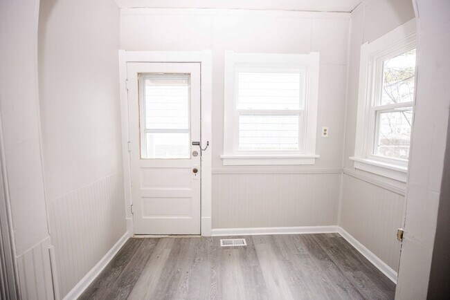 Foto del edificio - 1101 Radcliffe Dr