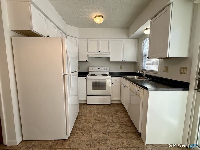 Foto del edificio - 22 Dartmouth Dr