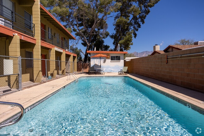 Pool - Copper House Apartments