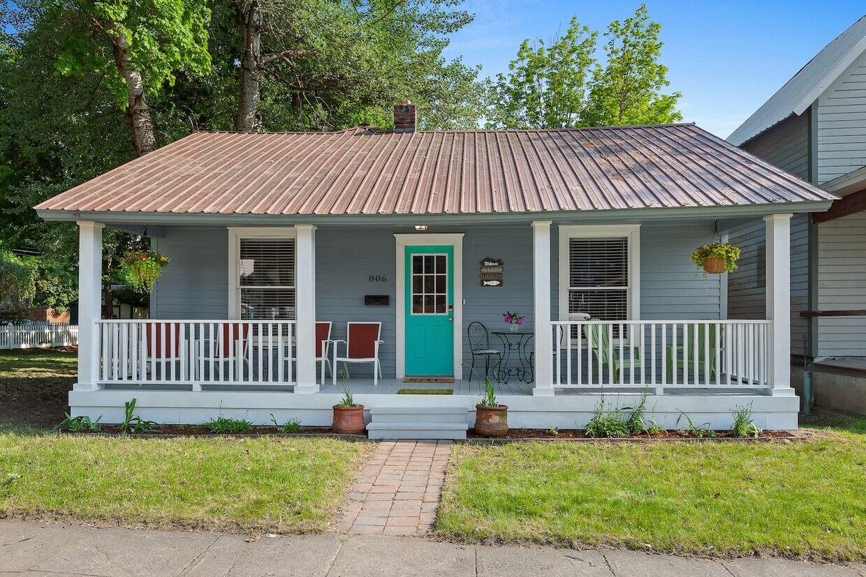 Foto principal - 806 E Mullan Ave