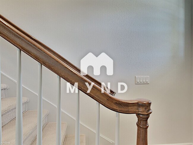 Building Photo - 4 br, 4.5 bath Townhome - 245 Valencia Ave