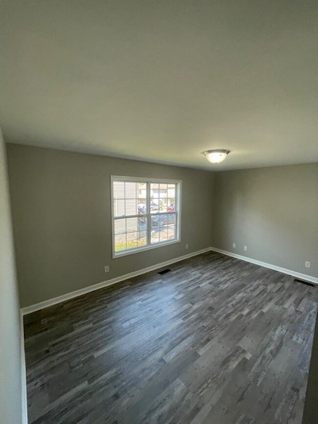 Building Photo - 1245 Bluebird Rd