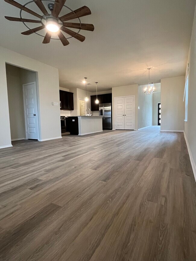 Building Photo - 40621 Guillemont Ln