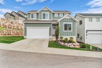 Building Photo - 1432 E Daylily Ct