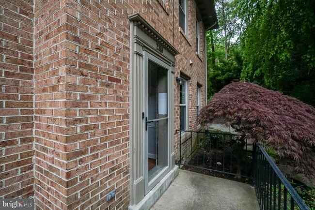 Building Photo - 2310 Sanford St