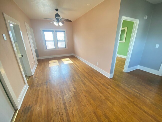 Building Photo - 306 Doss Ave