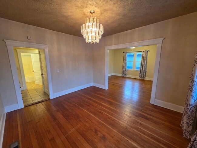 Foto del edificio - N Madelia St