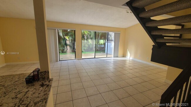 Building Photo - 10027 NW 52nd Terrace