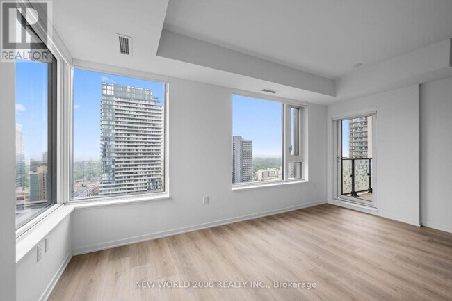 Photo du bâtiment - 101 Roehampton Ave