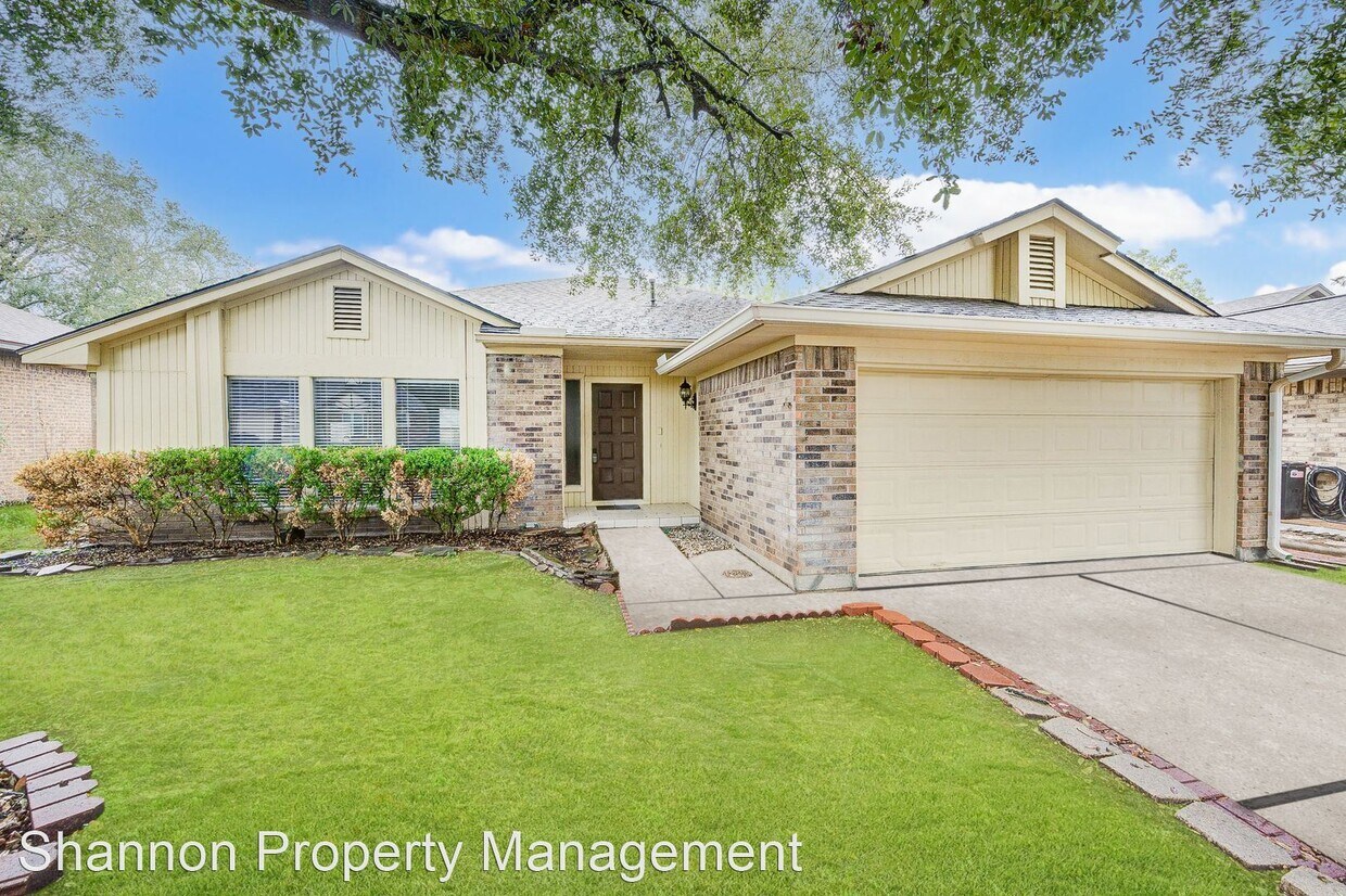 Foto principal - 3 br, 2 bath House - 16814 Rockbend St