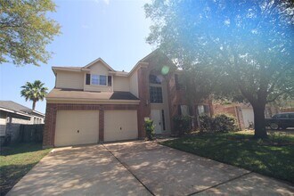 Building Photo - 16730 Town Glade Dr
