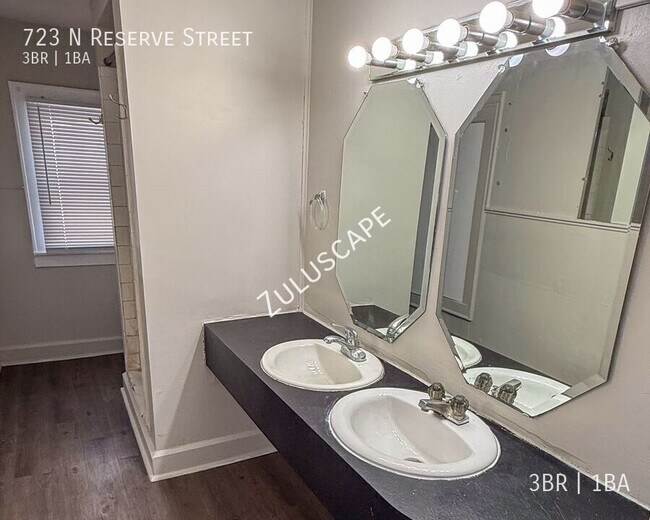 Foto del edificio - 723 N Reserve St