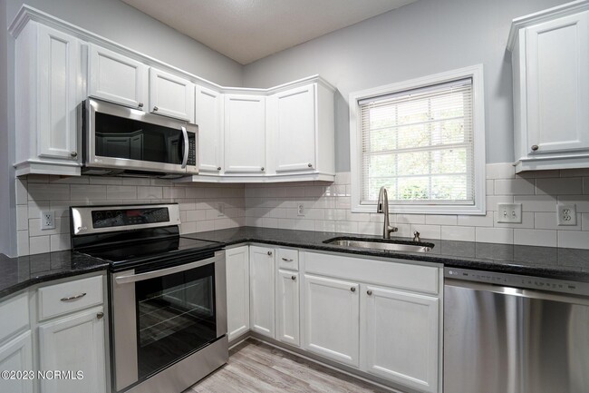 Foto del edificio - 10 Red Cedar Ln