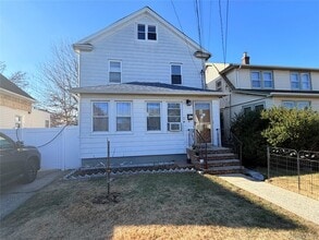 Building Photo - 206 Cherry Ln