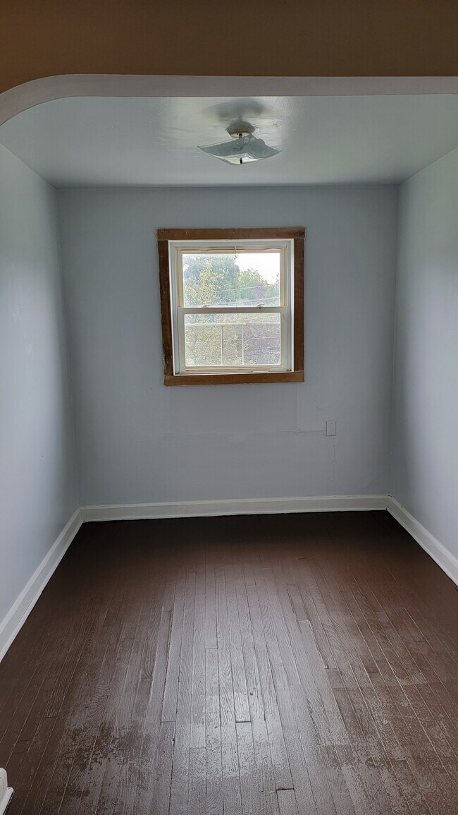 Office - 605 W Main St