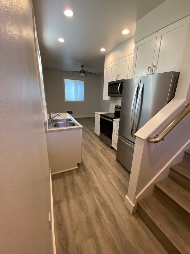 Building Photo - Brand New - 1 Bed 1 Bath ADU House close t...