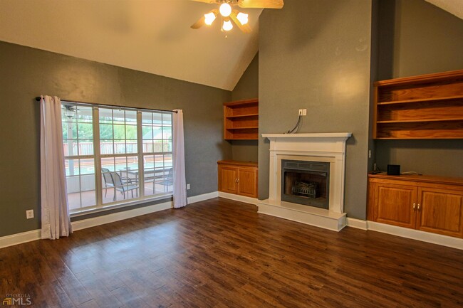 Building Photo - 247 Spring Chase Cir