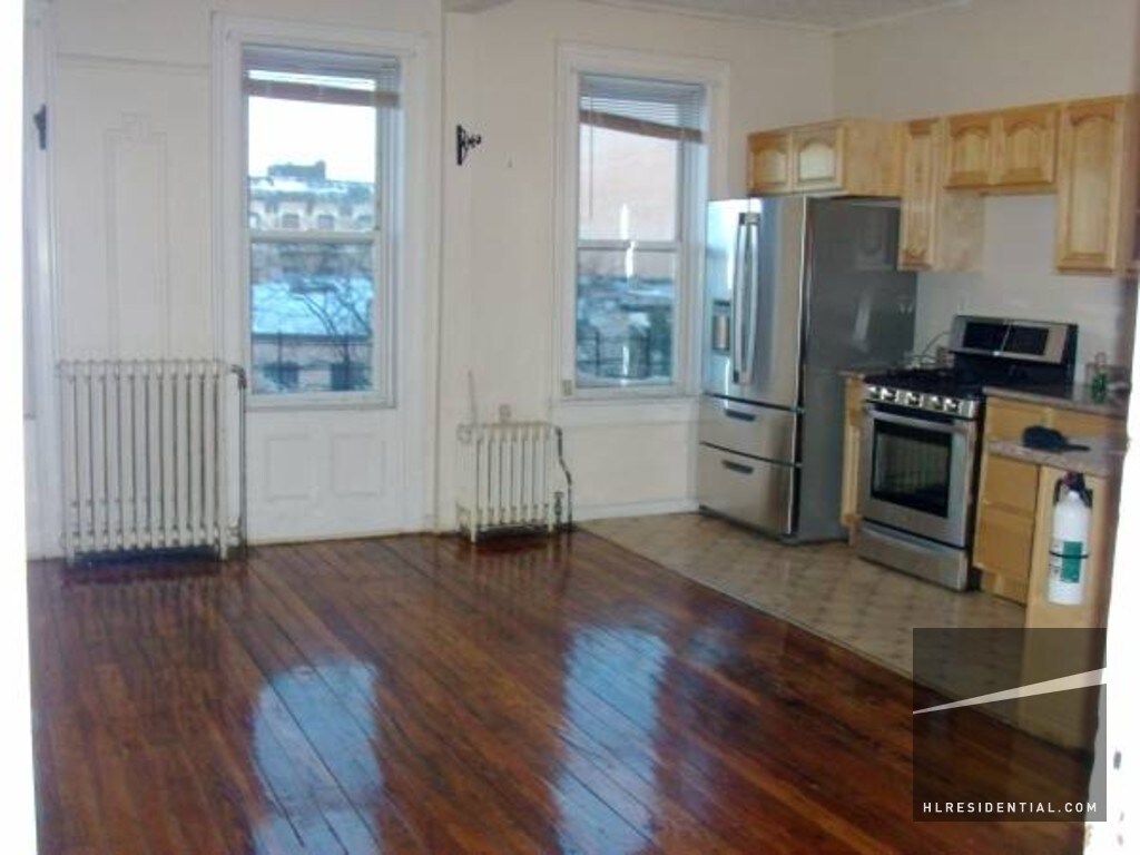 Building Photo - 461 43rd St