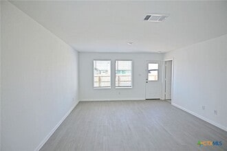 Building Photo - 527 Sarah Wy Building Photo - 527 Sarah Wy