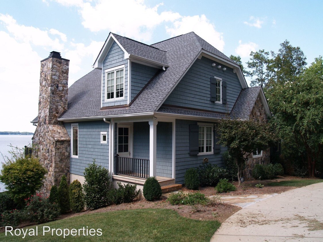 Primary Photo - 16449 Belle Isle Dr