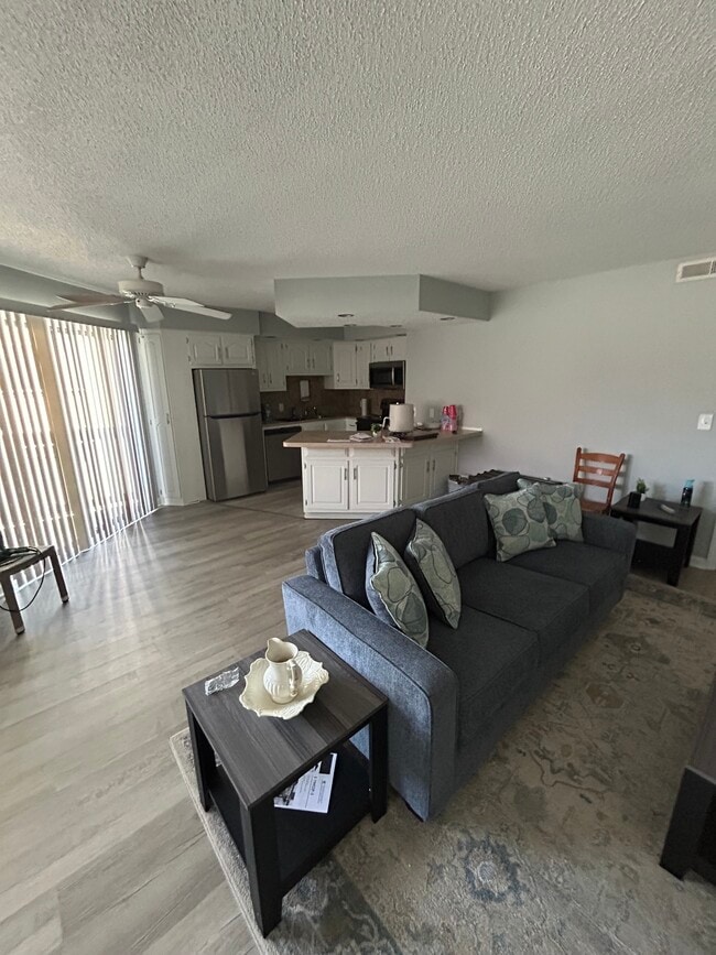 Foto del edificio - 4222 Pinehurst Cir