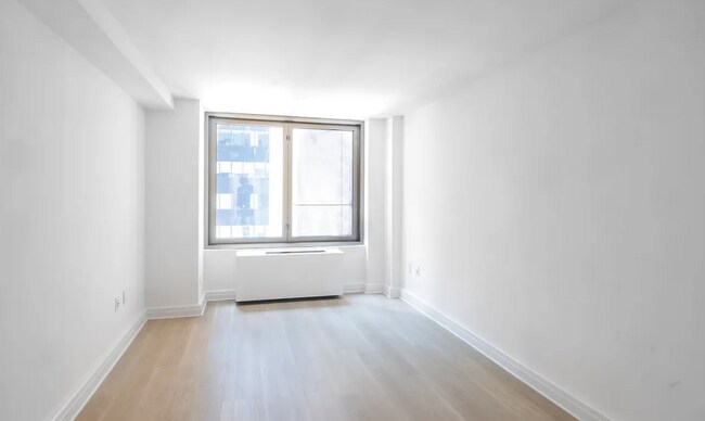Building Photo - 1359 6th Ave