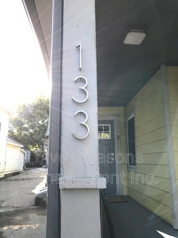 Building Photo - 133 Elmwood Ave
