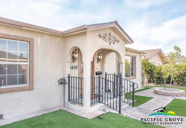 Foto del edificio - Bright and Roomy 2 Bedroom 2 Bathroom Home